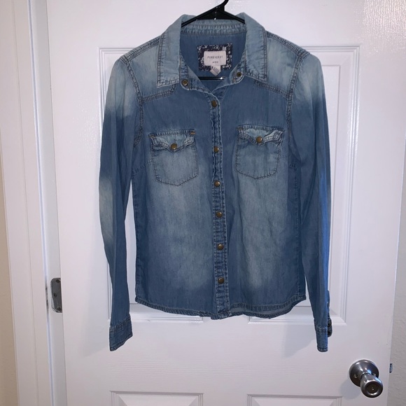 Forever 21 Tops - Forever 21 Button Down Forever 21 Tops - Forever 21 Button Down